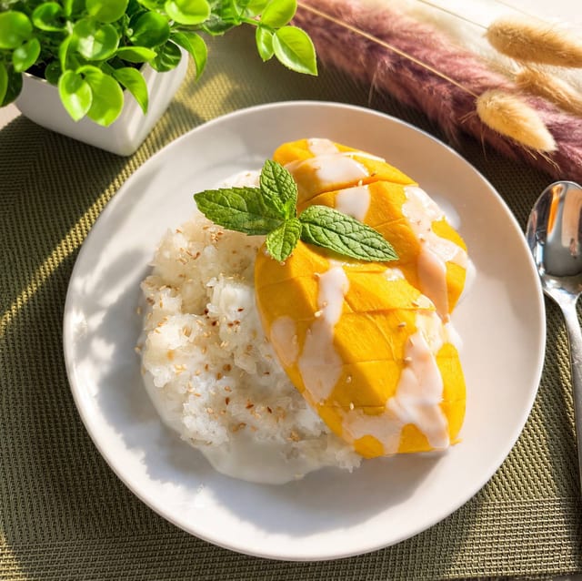 Mango with Sweet Sticky Rice.