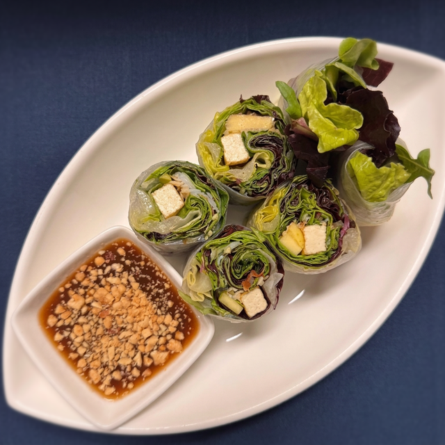 Fresh Roll with Avocado.